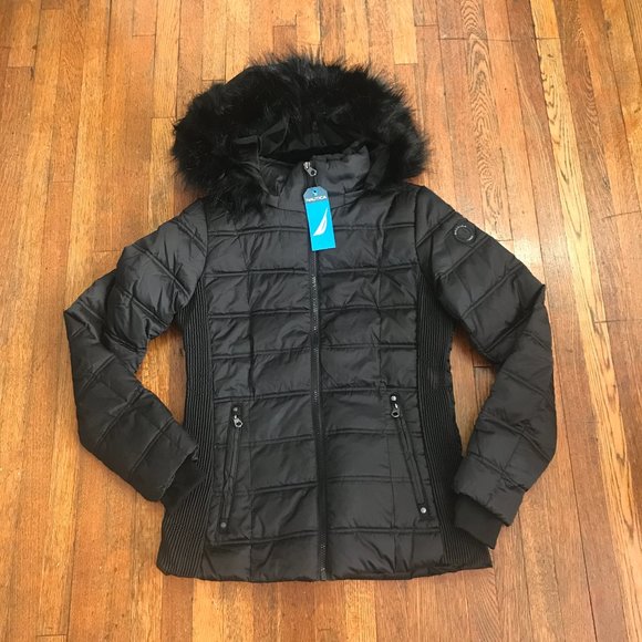 * NEW * Nautica Ladies Puffer Jacket with Faux Fur Trim - Picture 1 of 13